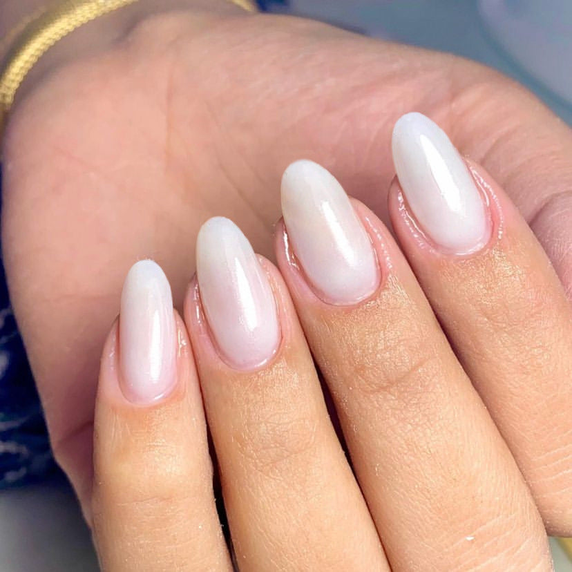 Premium Glänzende Mandelförmige Press-On Nagelspitzen Karnz