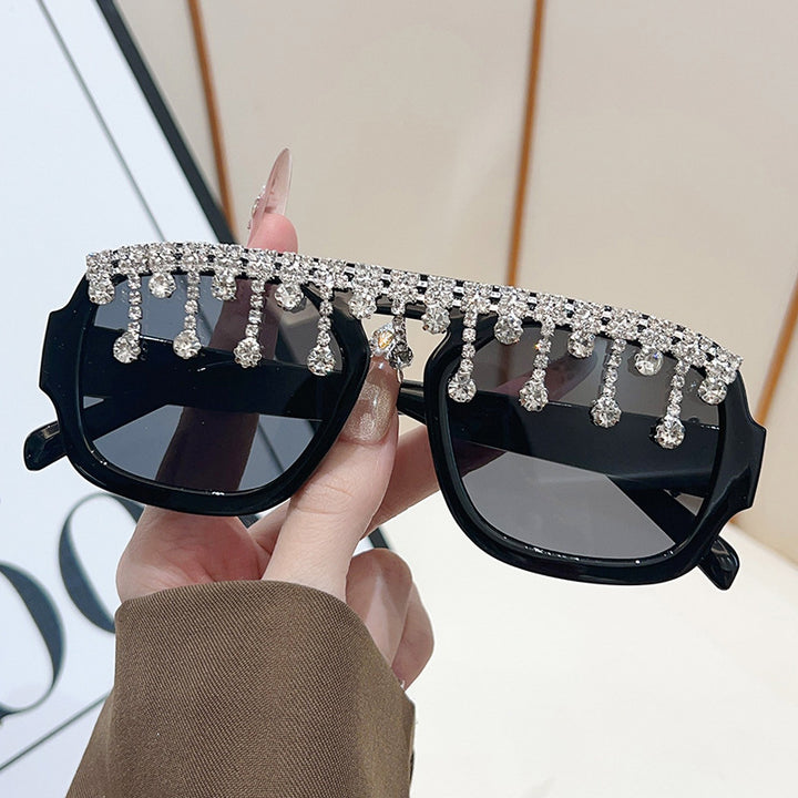 Glamouröse kristallverzierte Sonnenbrille Karnz