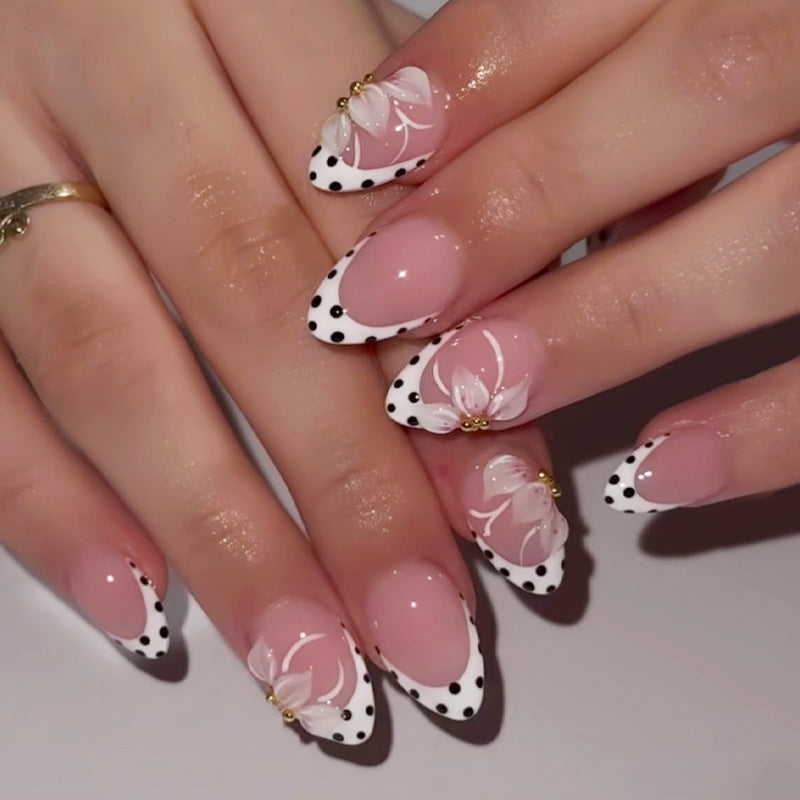 Elegantes articuliertes Press-On-Nagelset Karnz