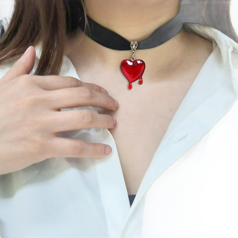 Samt Choker Halskette mit tropfendem Herz-Anhänger Karnz