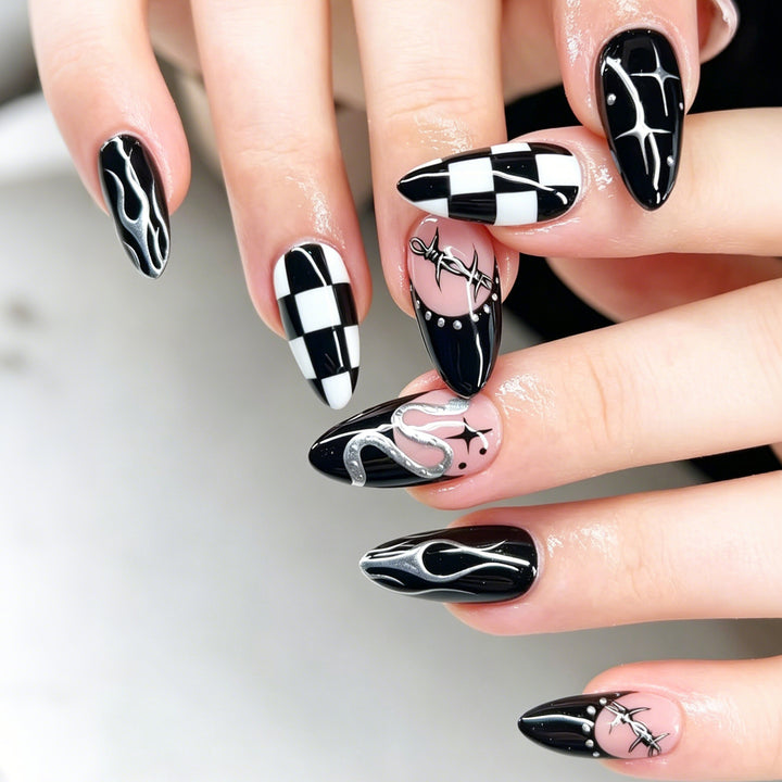 Themenbezogenes Künstlerisches Press-On Nagelset
