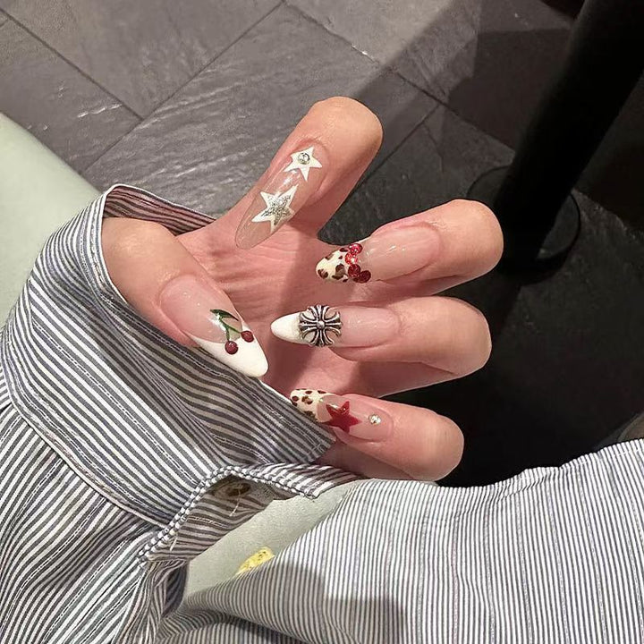 Kreative Press-On Nagelkunst