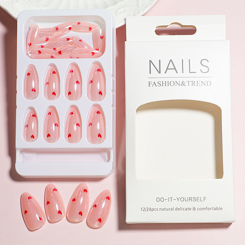 Herz-gedrucktes Press-On-Nagelset Karnz