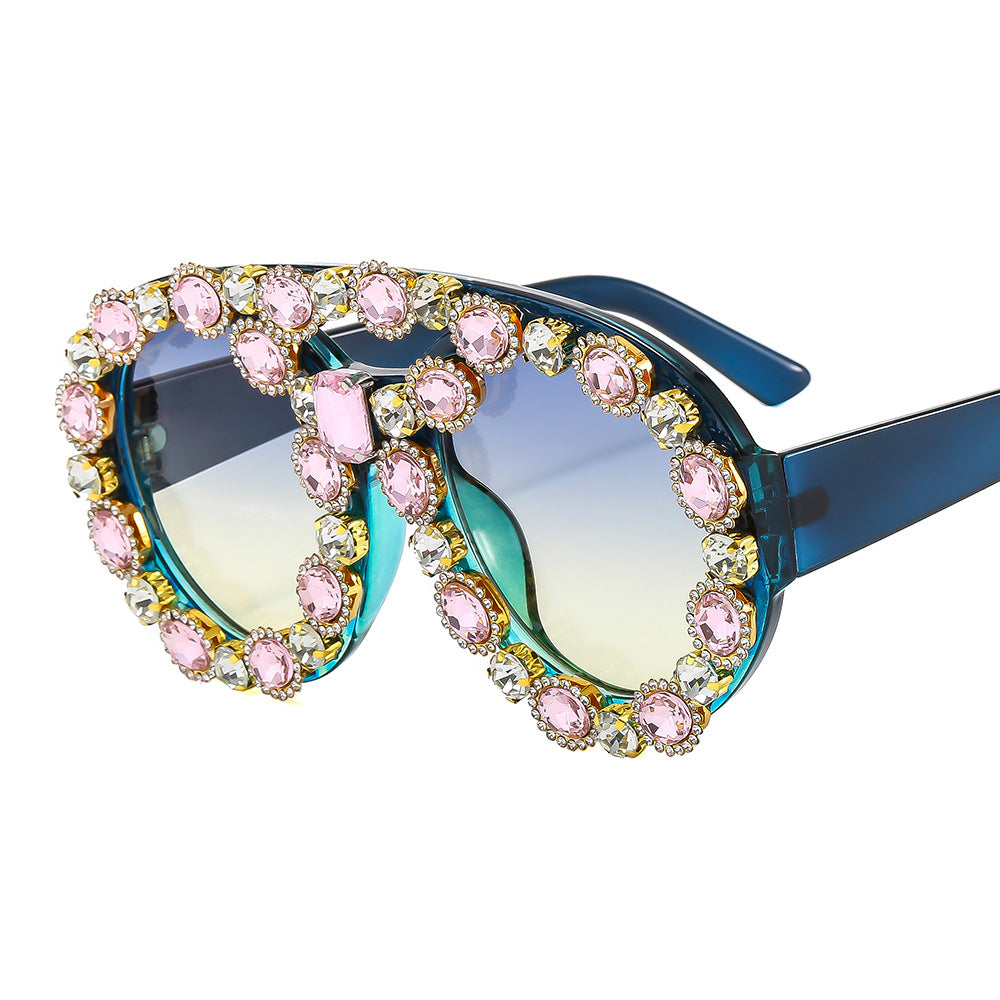 Damen Glamouröse Statement-Sonnenbrille mit auffälligem Kristallrahmen Karnz