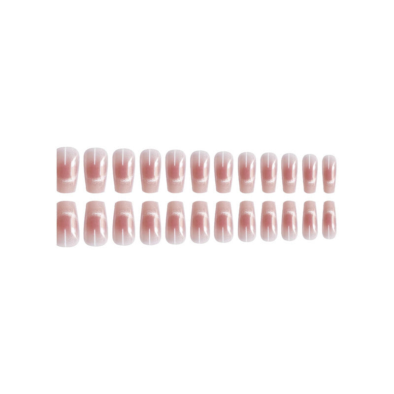 Elegantes French Tip Nagelset Karnz