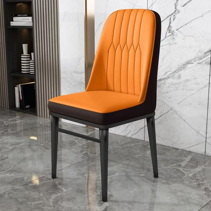 Designstuhl mit ergonomischer Polsterung Karnz
