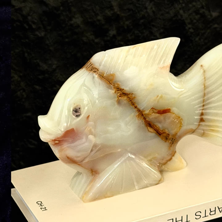 Dekorative Steinfischskulptur