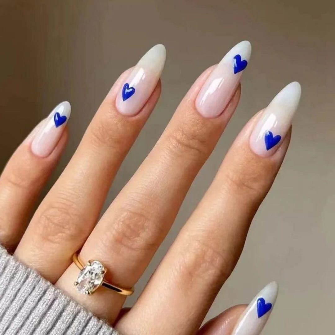 Herz-Themen Press-On Nagelkunst Karnz