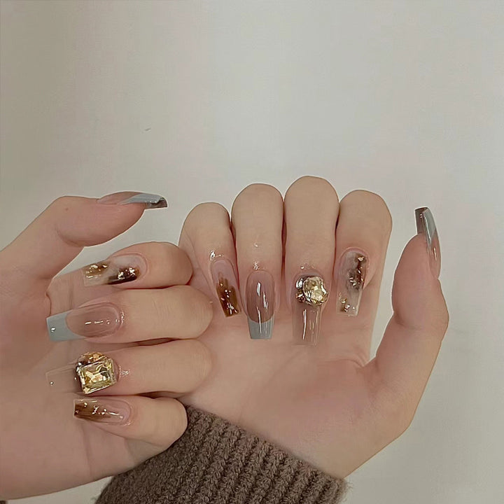 Elegantes, mit Kristallen verziertes Press-On-Nagel-Set Karnz