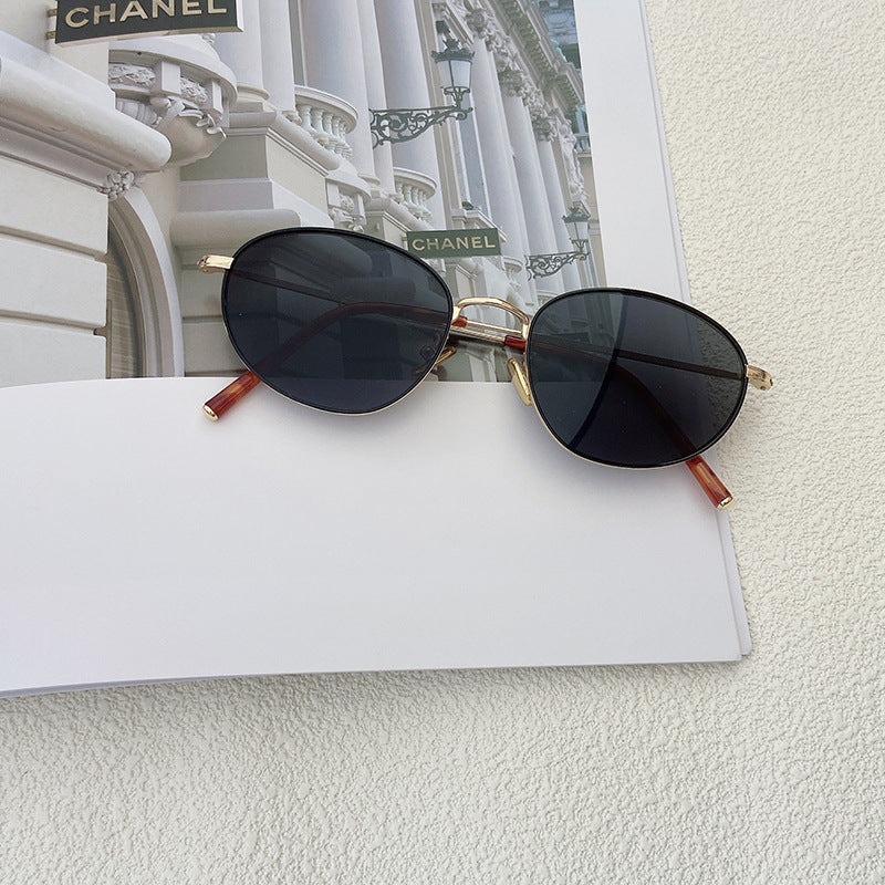 Modische Brille Im Eleganten Design Karnz