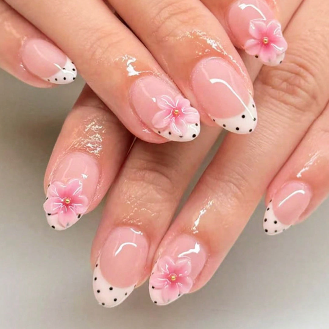 Detailliertes florales Design Press-On Nägel Karnz
