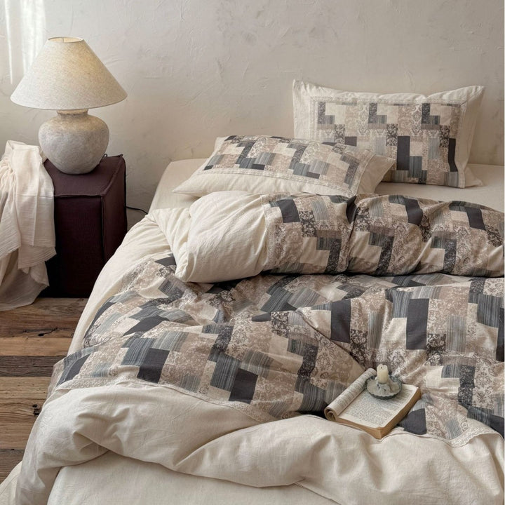 Moderne Patchwork-Bettwäschegarnitur in Leinenoptik mit Wende-Design