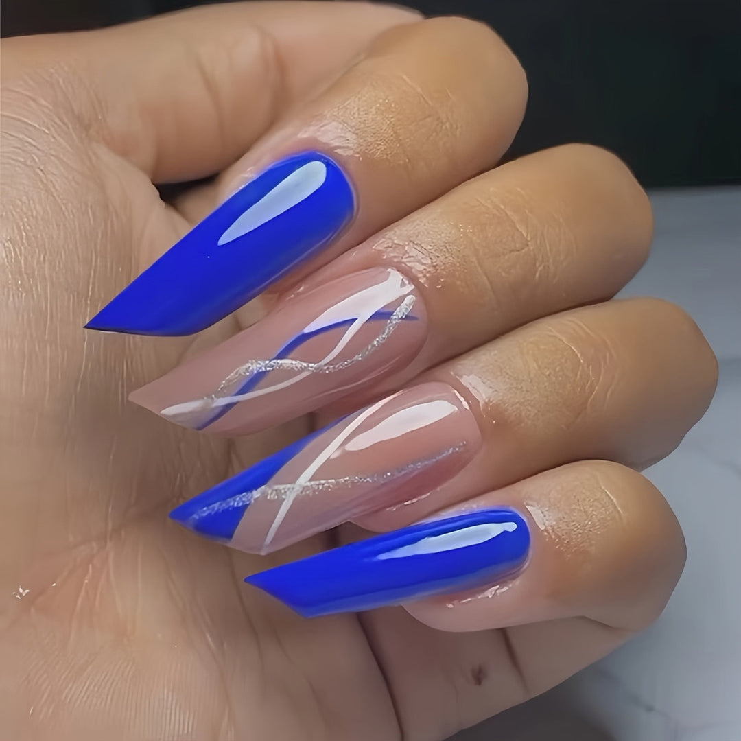 Stiletto-Nagelkunst-Erweiterungen mit abstraktem Design Karnz