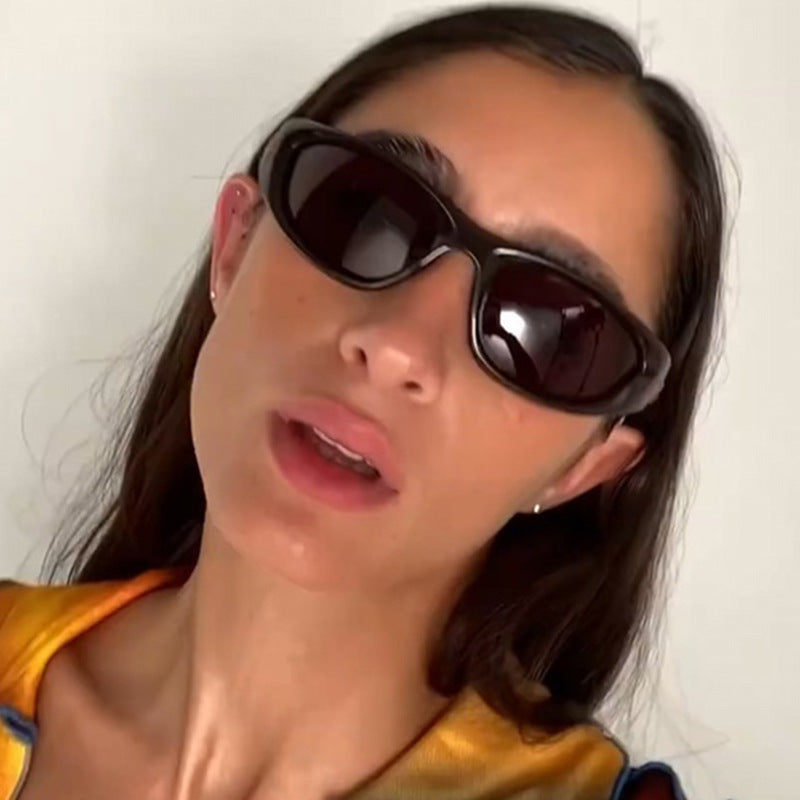 Damen sportliche Sonnenbrille mit ergonomischem Design Karnz