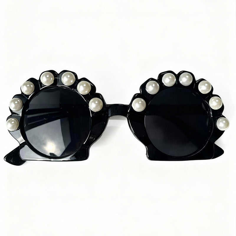 Perlenakzentuierte, von Vintage inspirierte Sonnenbrille Karnz