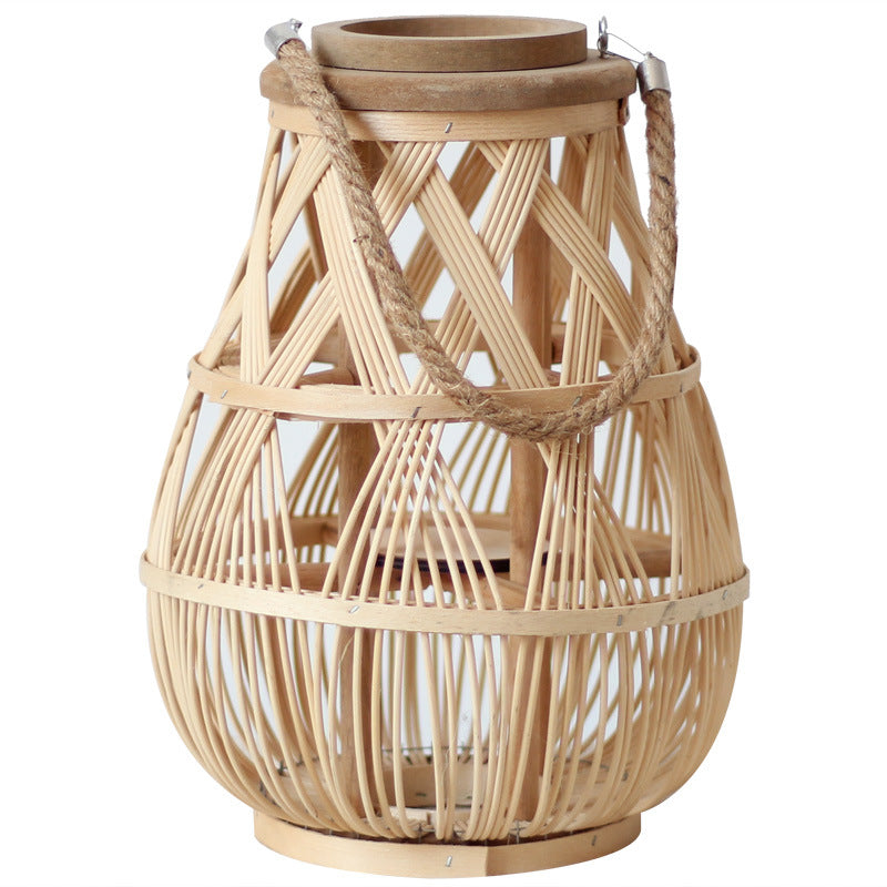 Handgefertigte Rattanlaterne Karnz