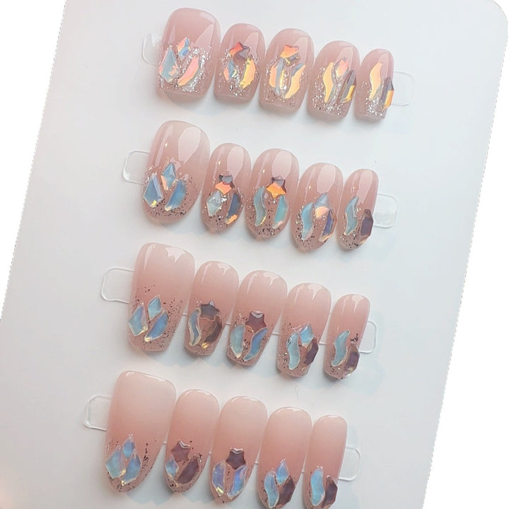 Elegantes mit Kristallen verziertes Press-On-Nagel-Set Karnz