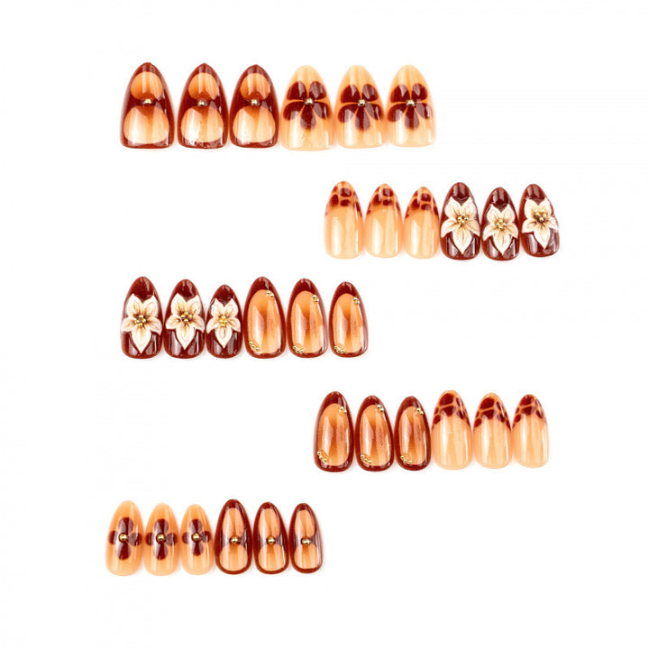 Dekorativer Press-On Nail Art Set mit floralen Akzenten