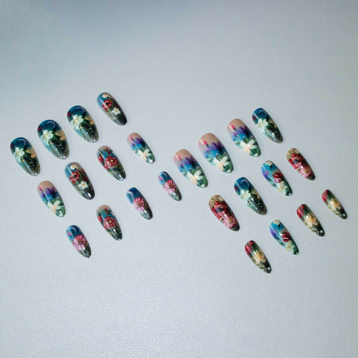Künstlerisches Floral-Nageldesign-Set