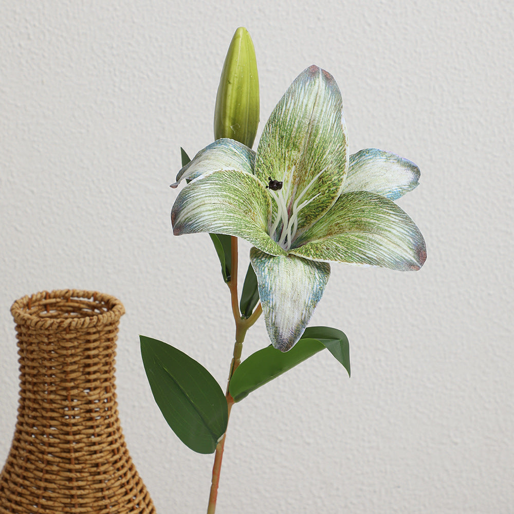 Künstlicher Lilienstrauß mit realistischen Details Karnz