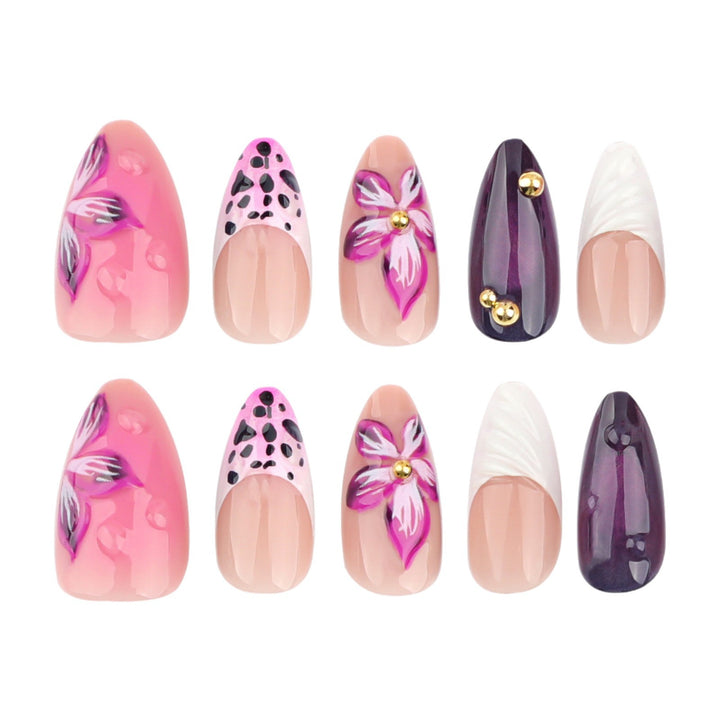 Künstlerisches Florales und Texturiertes Press-On Nagelset Karnz