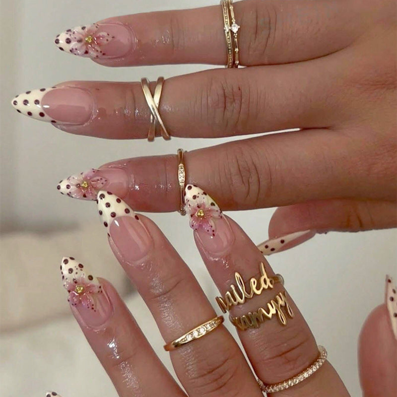Polka Dot und Floral Press-On Nagel Kollektion Karnz