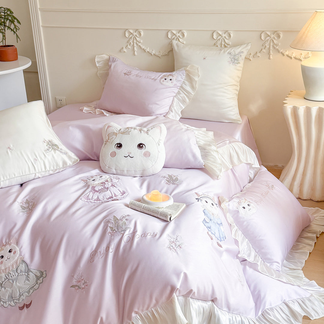 Satin-Bettwäscheset mit Rüschen und Katzenstickerei