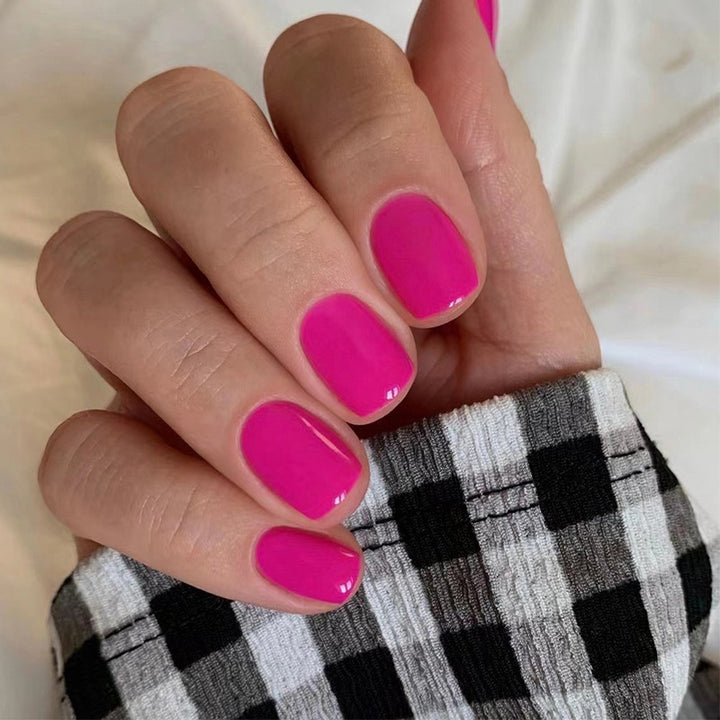 Kreative Nagelkunst mit eleganter Hochglanz-Oberfläche Karnz
