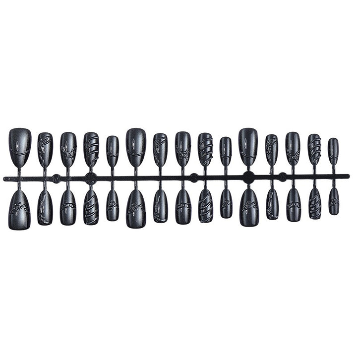 Kreatives Kunstnagelset mit elegantem Design und unterschiedlichen Formen Karnz