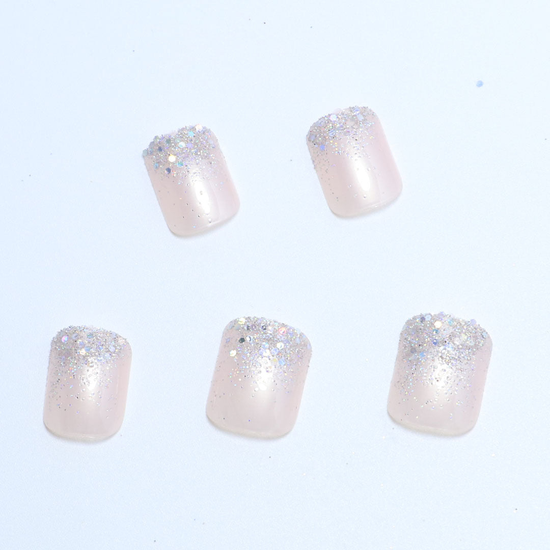 Glitzernde Press-On Nagelkollektion Karnz