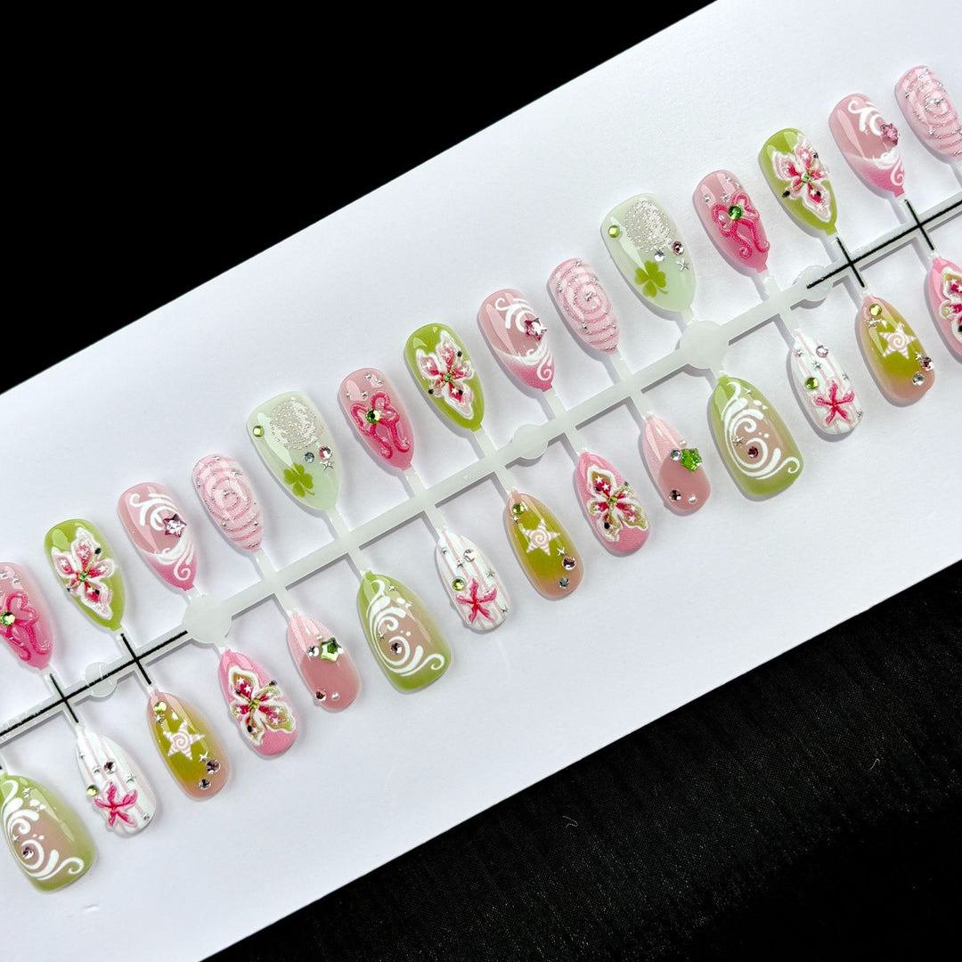 Dekoratives Floral Nail Art Press-On Set