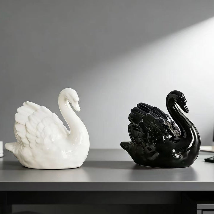 Elegante Keramikschwanfigur Karnz