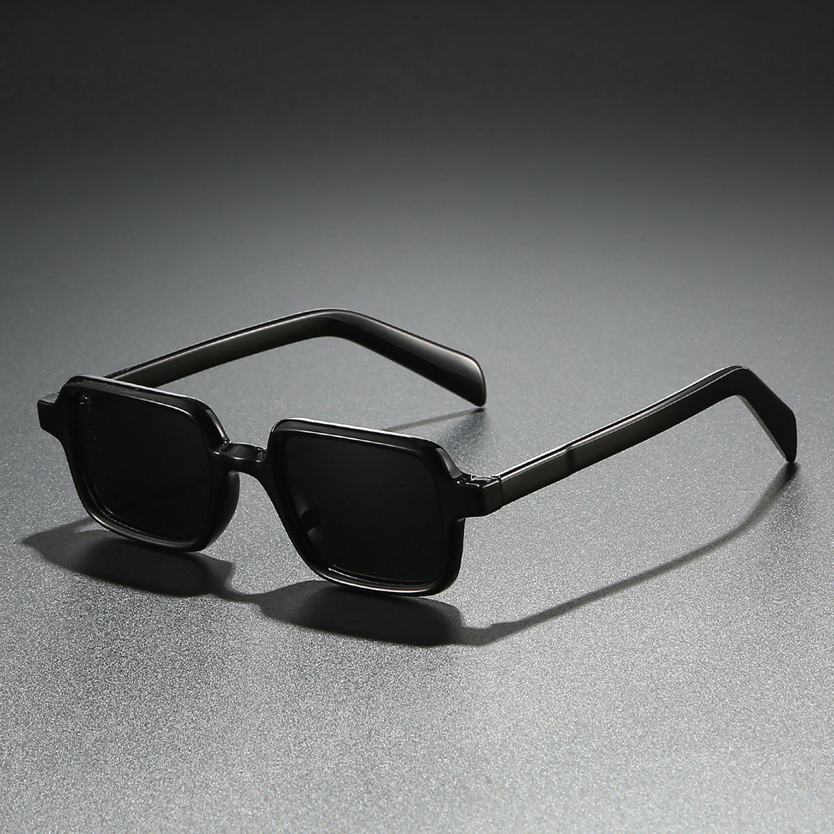 Damen modische Sonnenbrille im eleganten Quadratdesign mit breiten Bügeln Karnz