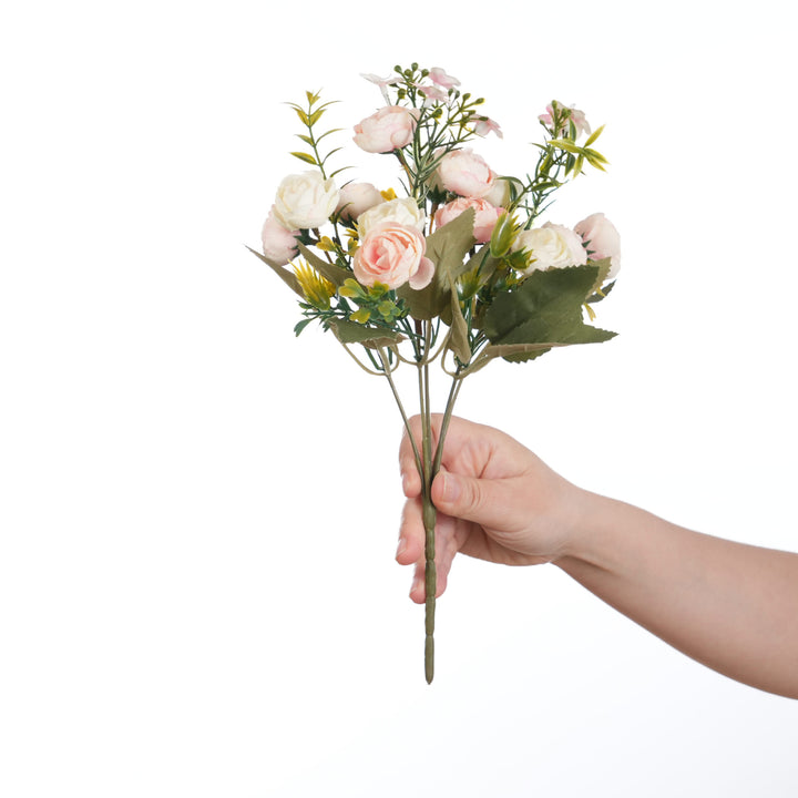 Kränze aus künstlichen Blumen