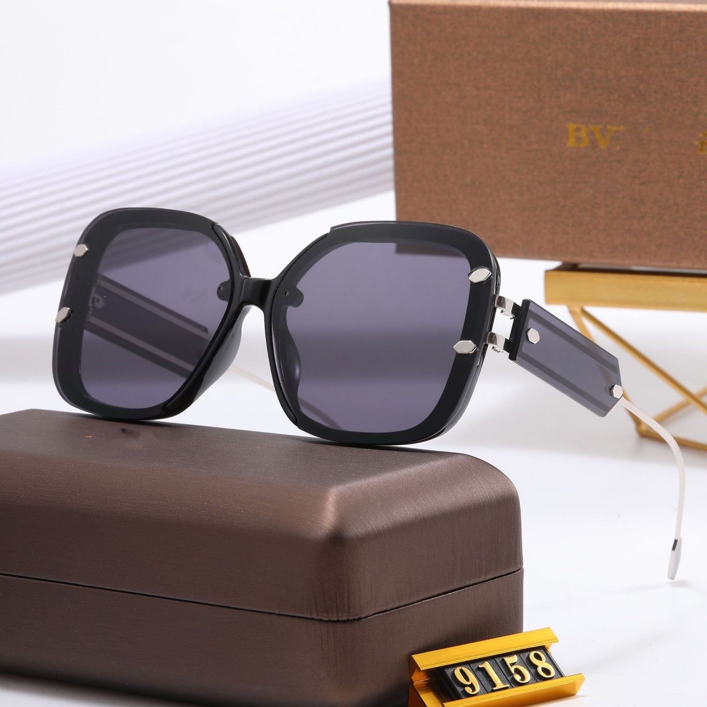 Damen Designer-Sonnenbrille mit extravagantem Rahmen Karnz