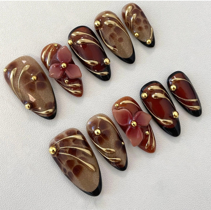 Elegante und kreative Kunstnägel Karnz