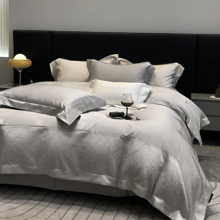 Premium-Baumwollsatin-Bettwäschegarnitur mit strukturierter Matelassé-Bordüre und Hotelverschluss