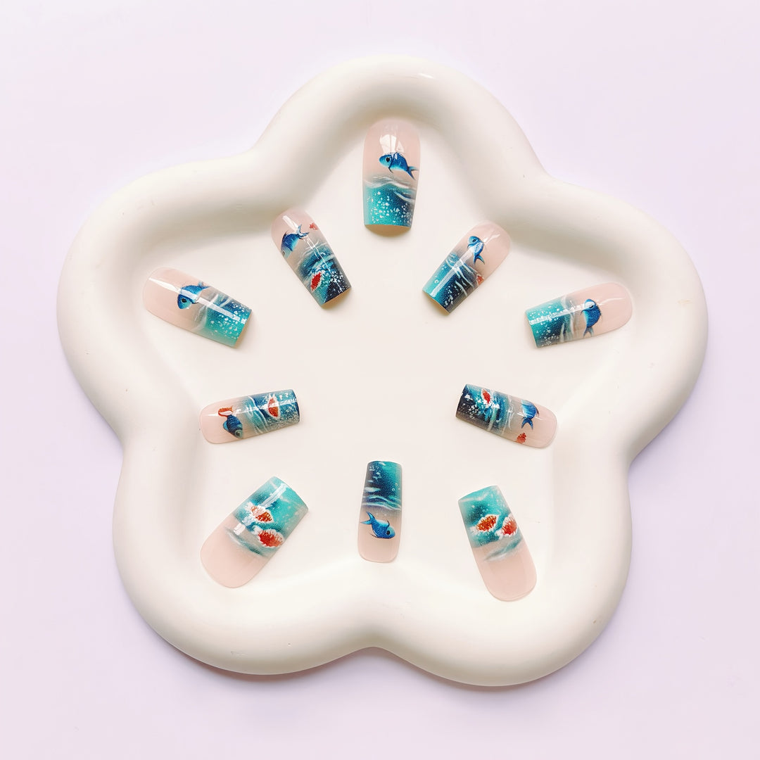 Kunstnagelset mit Maritimem Design Karnz