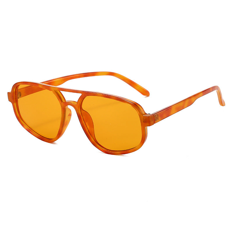 Damen modische Sonnenbrille mit breitem Gestell und UV-Schutz Karnz