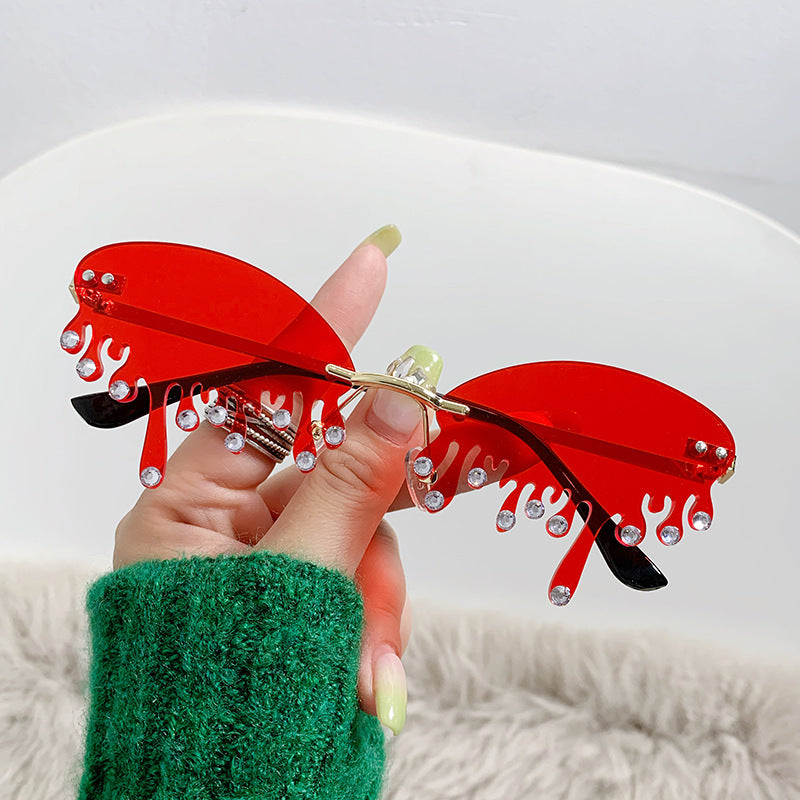 Damen auffällige Sonnenbrille im flüssigen Design Karnz