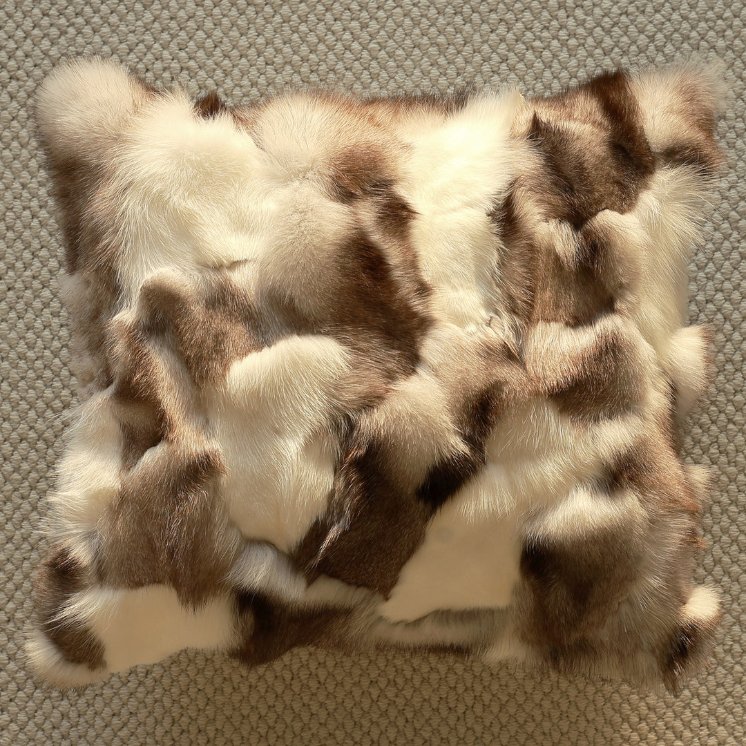 Luxuriöses Kissen mit Kunstlederbezug