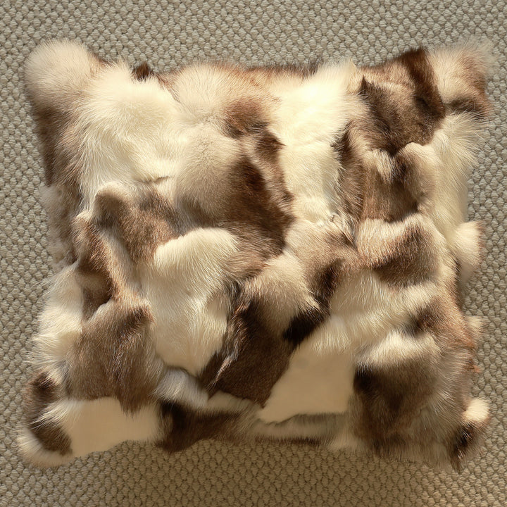 Luxuriöses Kissen mit Kunstlederbezug