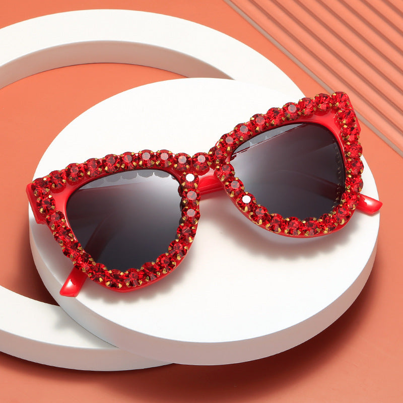 Damen extravagante Übergrößen-Sonnenbrille mit Kristallschmuck Karnz