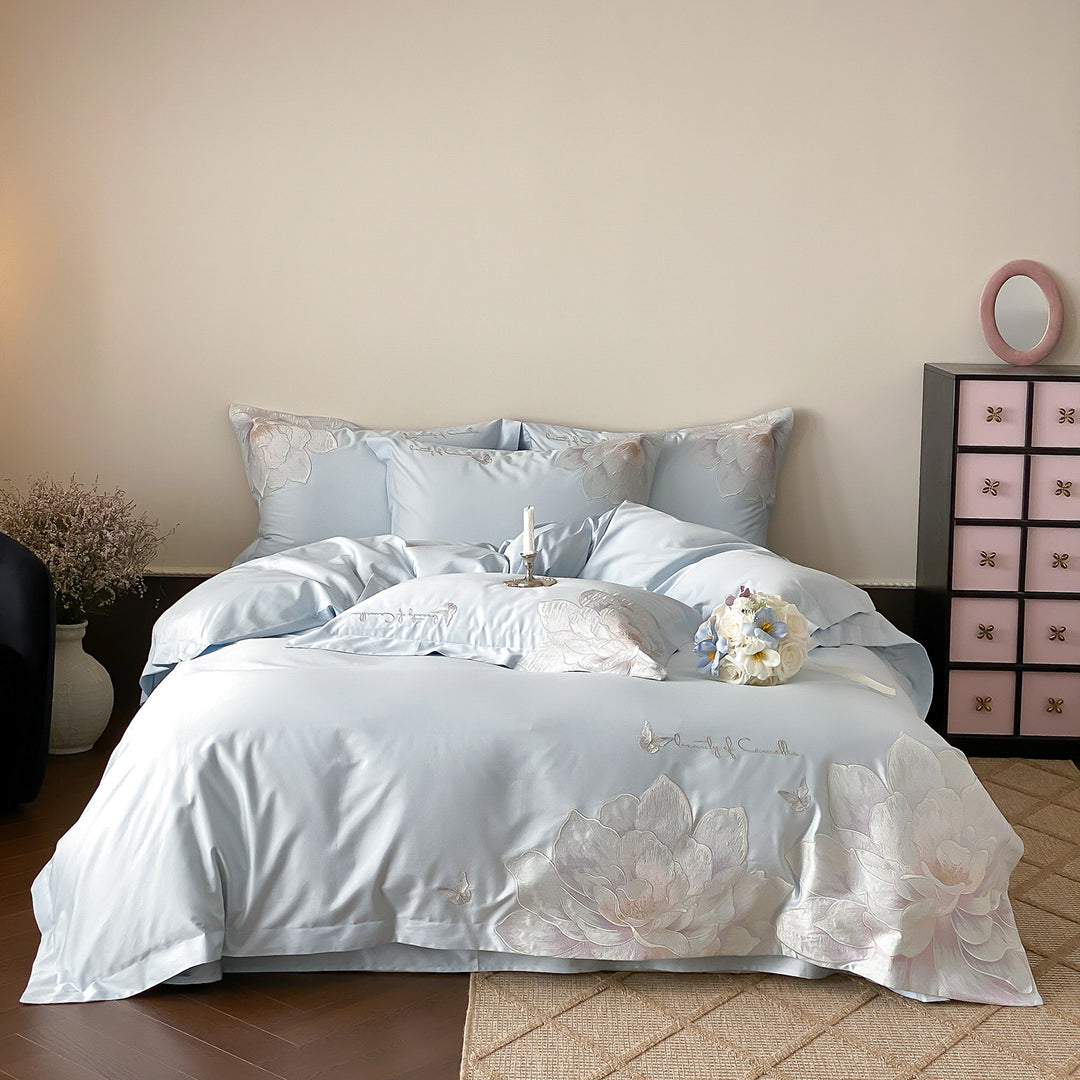 Luxuriöses Baumwoll-Satin Bettwäsche-Set mit großflächiger Blumenstickerei