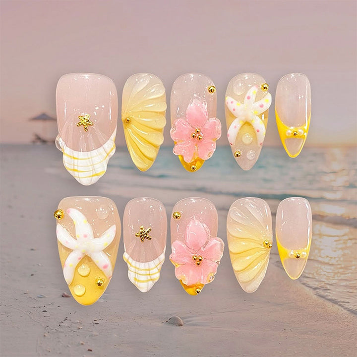 Kunstnagelset mit glamourösen floralen Designs und kreativen Glitzerakzenten Karnz