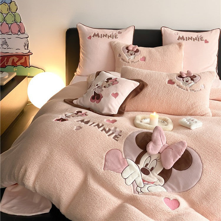 Kuschelige Bettgarnitur mit applizierten Plüsch-Teddys und Sherpa-Oberfläche