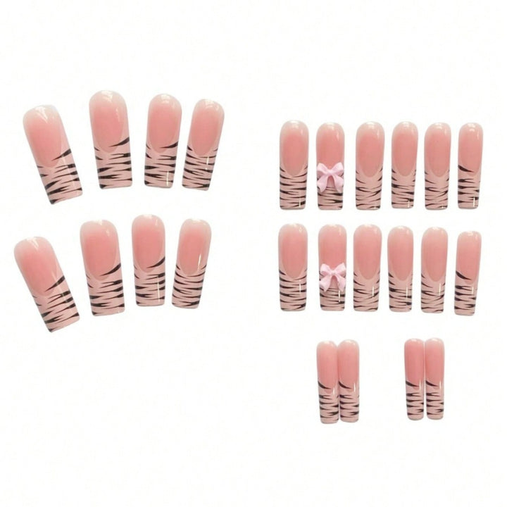 Künstlerische Zebra-Print-Nagelerweiterungen Karnz