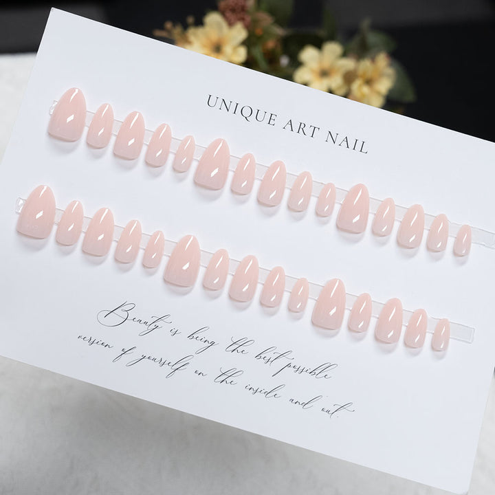Elegante Stiletto Press-On Nagelkunst