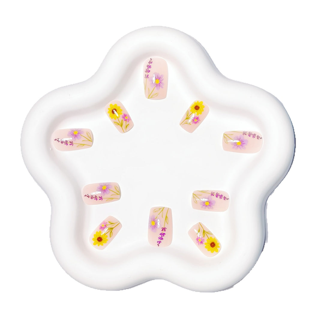 Glitzernde Kunstnägel mit Floralen Motiven Karnz