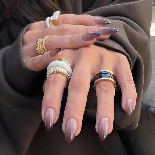 Kunstnagelset in stilvollem Ombre-Design Karnz
